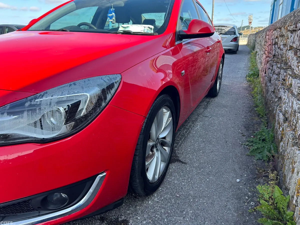 Opel Insignia Saloon, Diesel, 2015, Red