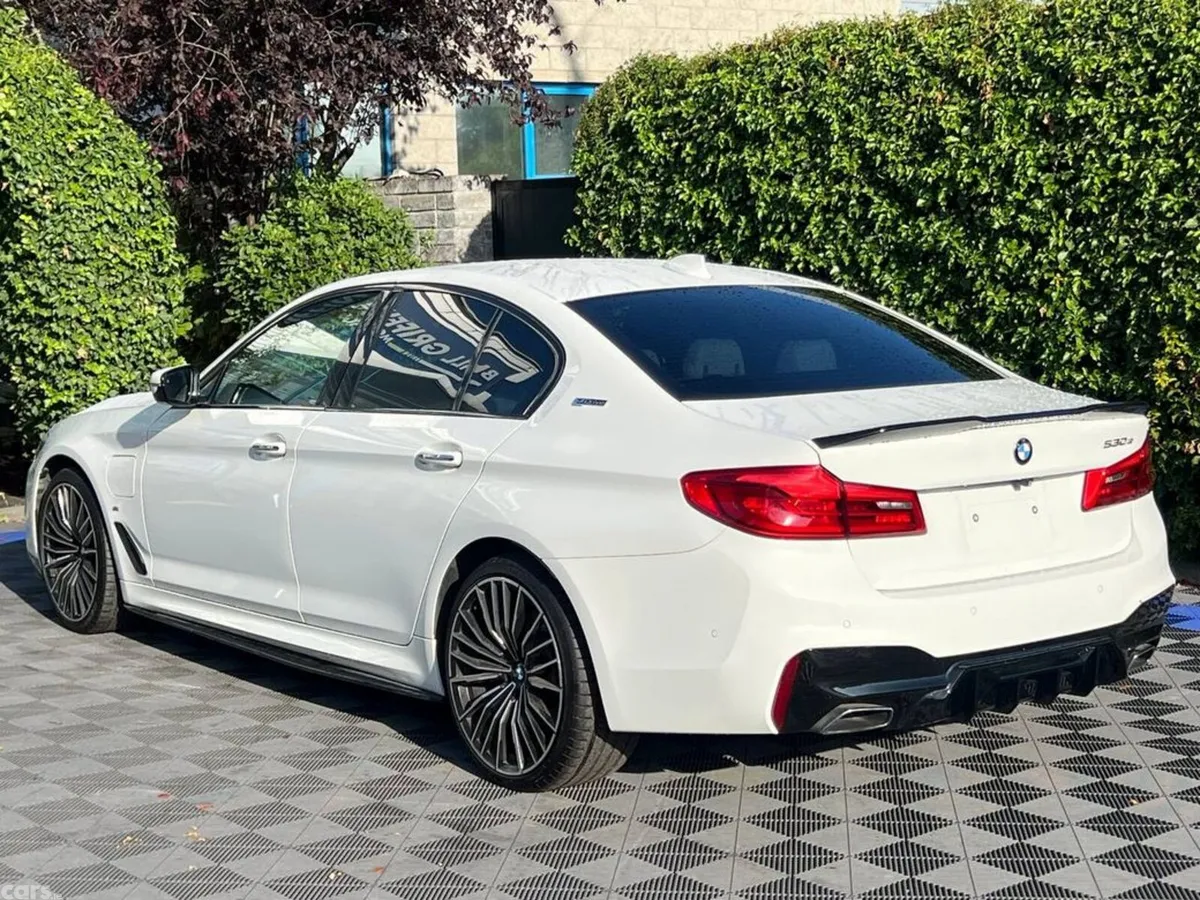 BMW 5-Series Saloon, Petrol Plug-in Hybrid, 2017, White