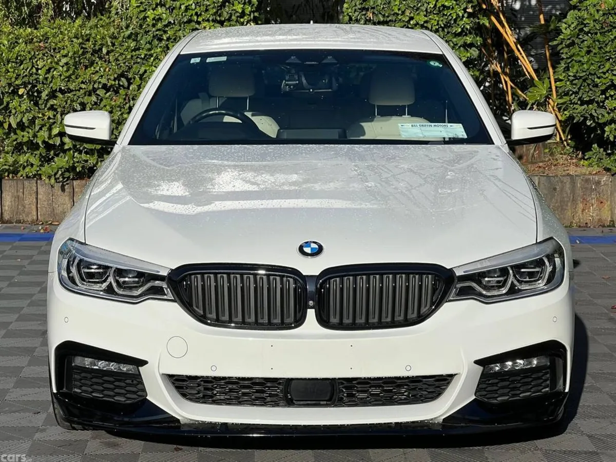 BMW 5-Series Saloon, Petrol Plug-in Hybrid, 2017, White