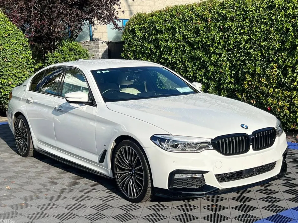 BMW 5-Series Saloon, Petrol Plug-in Hybrid, 2017, White