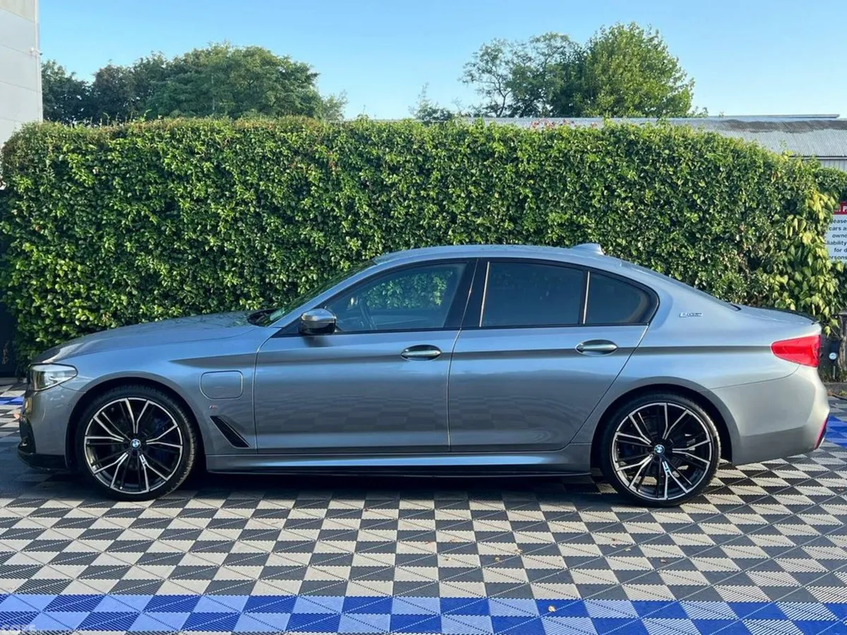 BMW 5-Series Saloon, Petrol Plug-in Hybrid, 2017, Grey