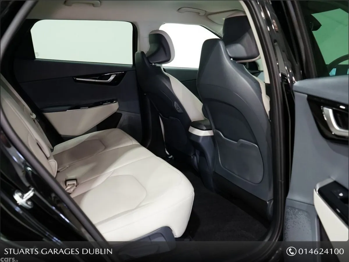 Kia EV6 MPV, Electric, 2024, Black