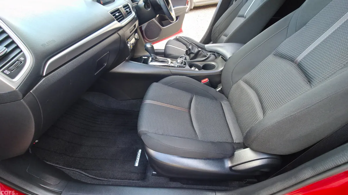 Mazda Axela Hatchback, Petrol, 2018, Red