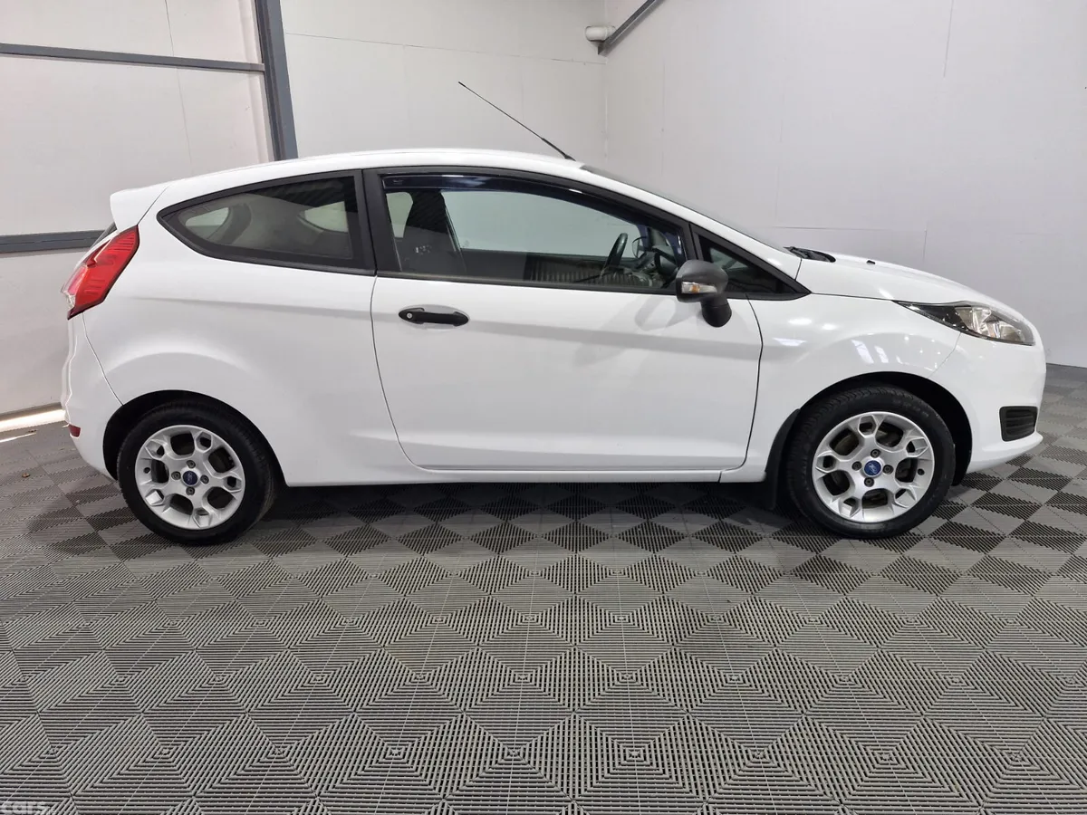 Ford Fiesta Hatchback, Petrol, 2016, White