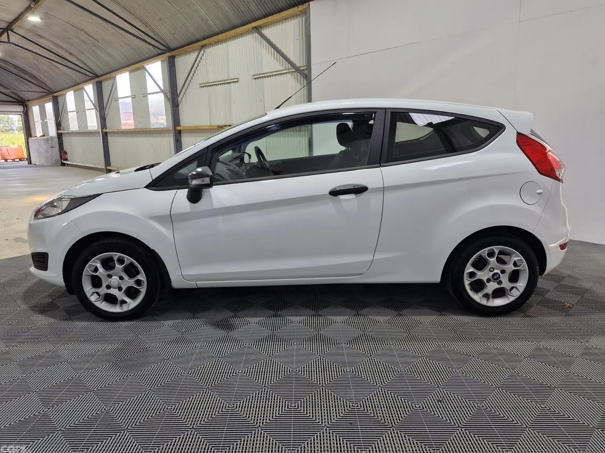 Ford Fiesta Hatchback, Petrol, 2016, White