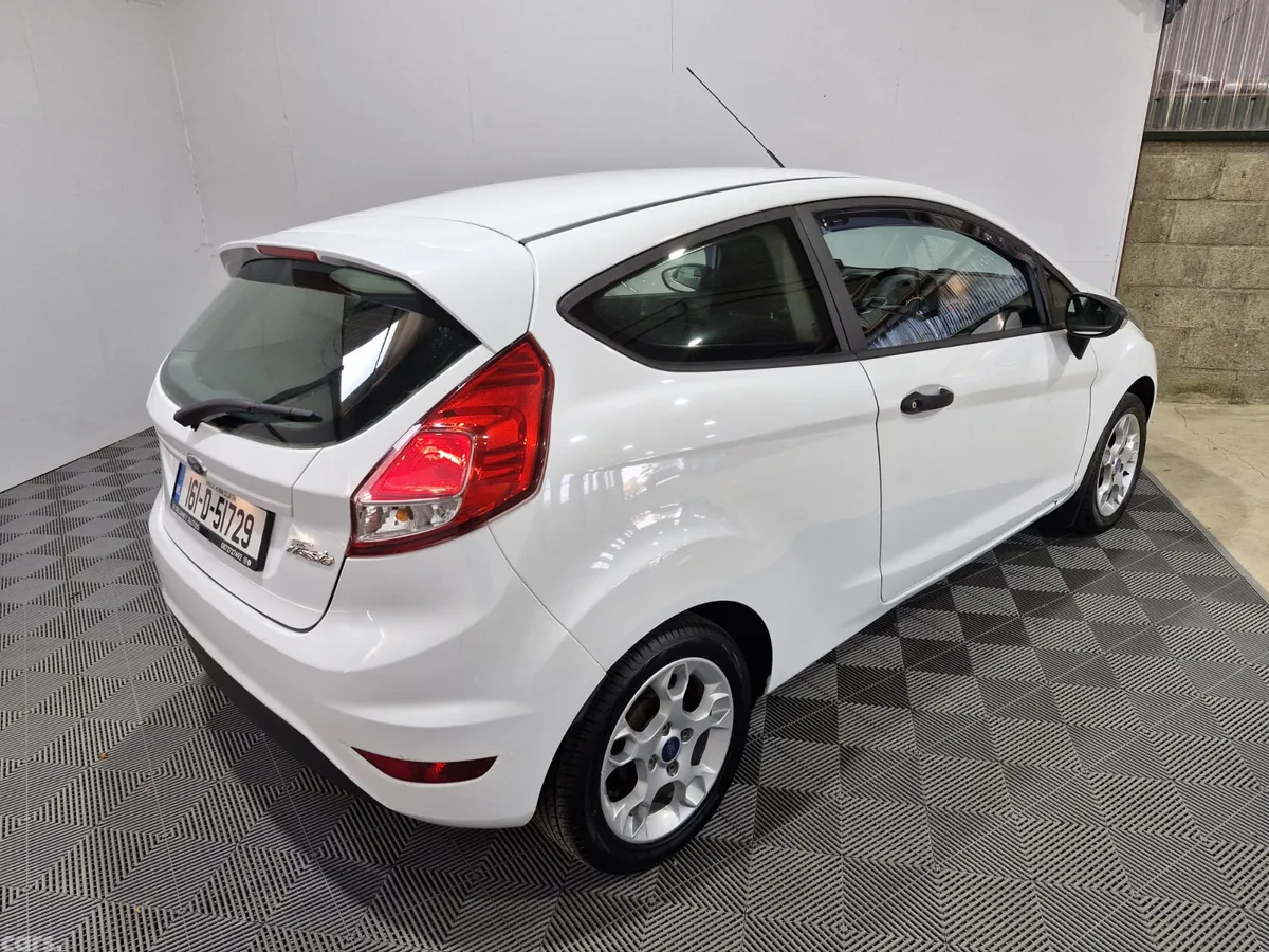 Ford Fiesta Hatchback, Petrol, 2016, White