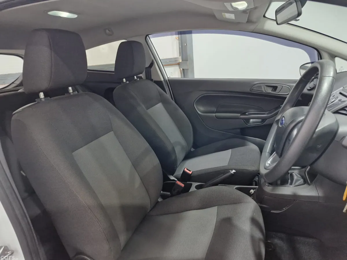 Ford Fiesta Hatchback, Petrol, 2016, White