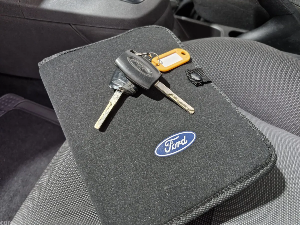 Ford Fiesta Hatchback, Petrol, 2016, White