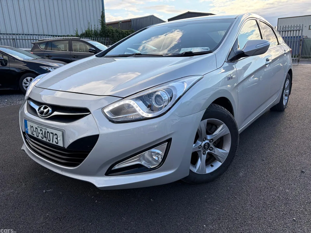 Hyundai i40 Saloon, Diesel, 2012, Silver