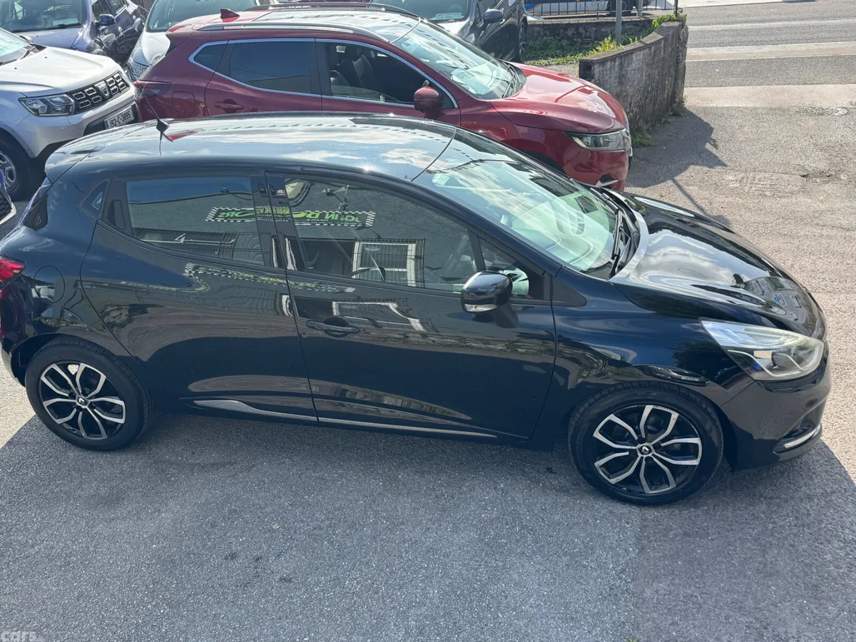 Renault Clio Hatchback, Petrol, 2017, Black