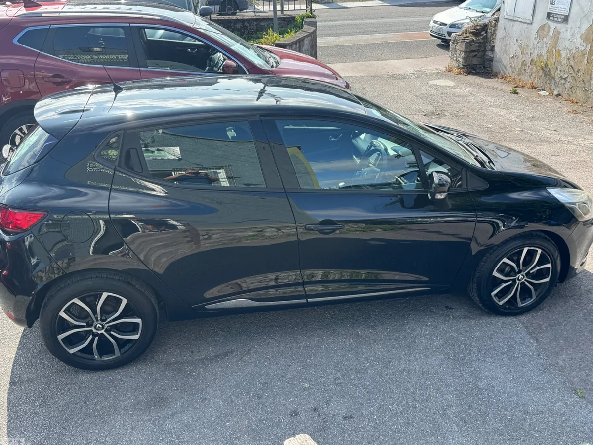 Renault Clio Hatchback, Petrol, 2017, Black