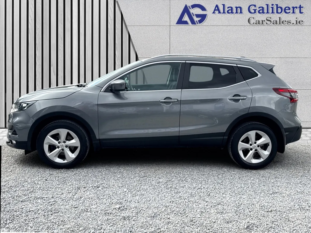 Nissan Qashqai MPV, Petrol, 2017, Grey