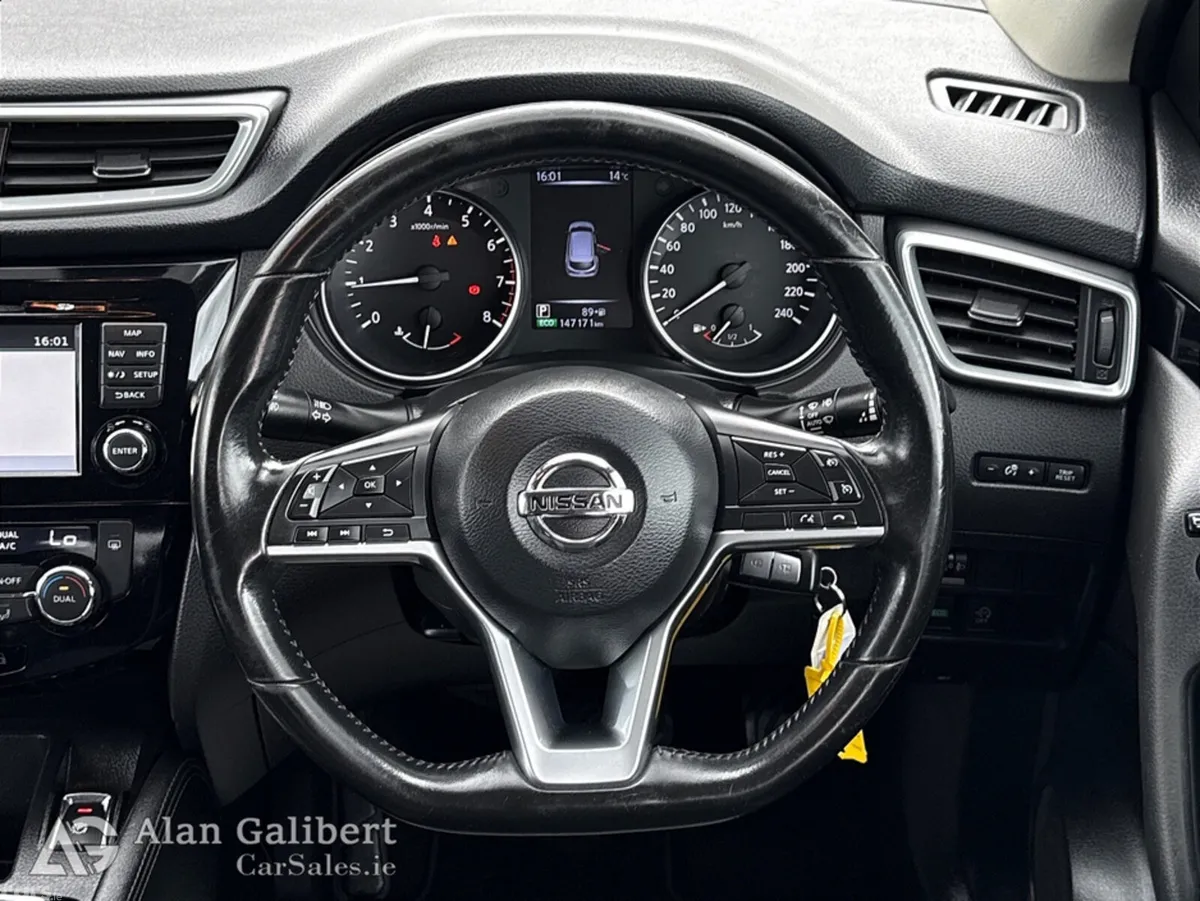 Nissan Qashqai MPV, Petrol, 2017, Grey