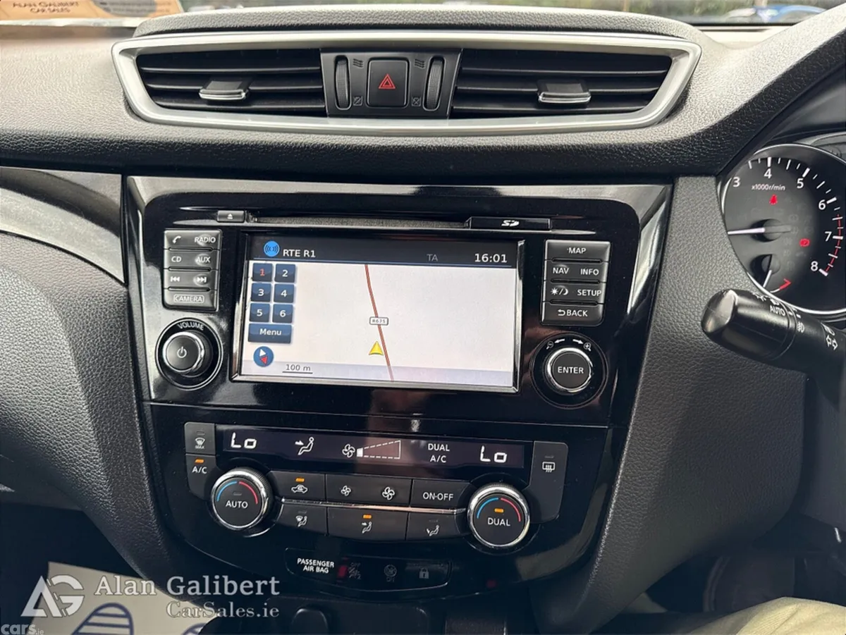 Nissan Qashqai MPV, Petrol, 2017, Grey