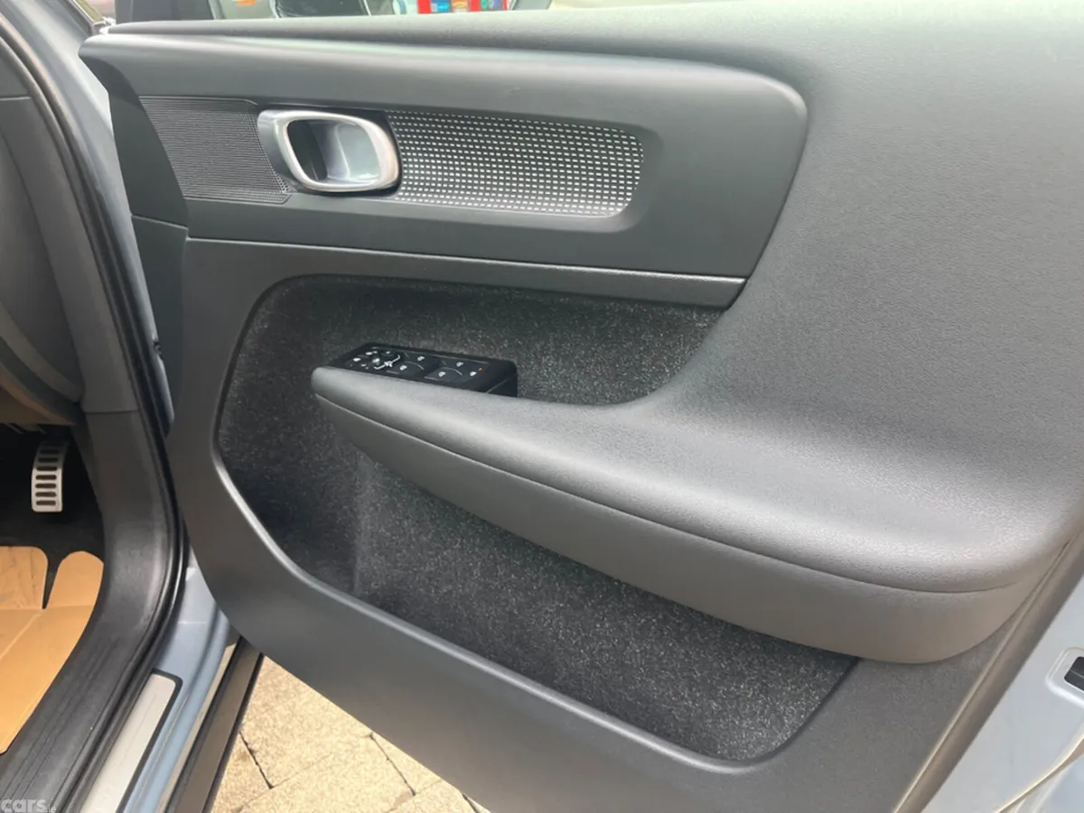 Volvo XC40 Estate, Petrol Hybrid, 2021, Grey