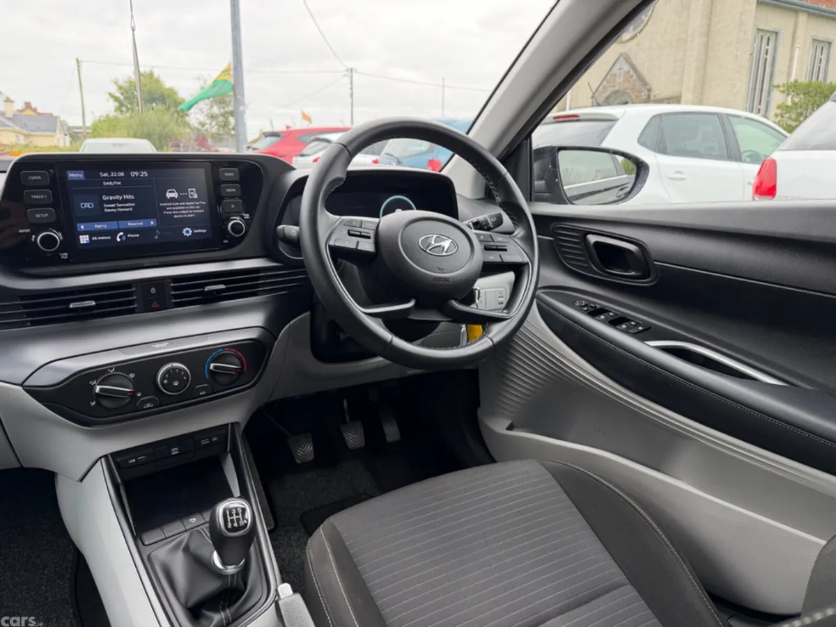 Hyundai i20 Hatchback, Petrol, 2022, Black