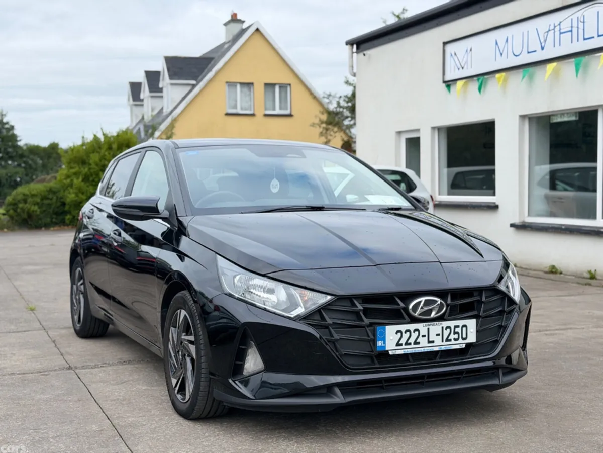 Hyundai i20 Hatchback, Petrol, 2022, Black