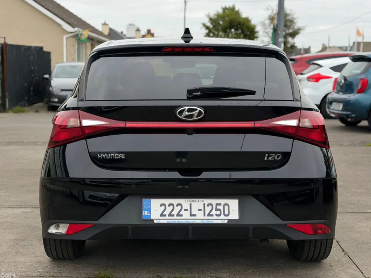 Hyundai i20 Hatchback, Petrol, 2022, Black
