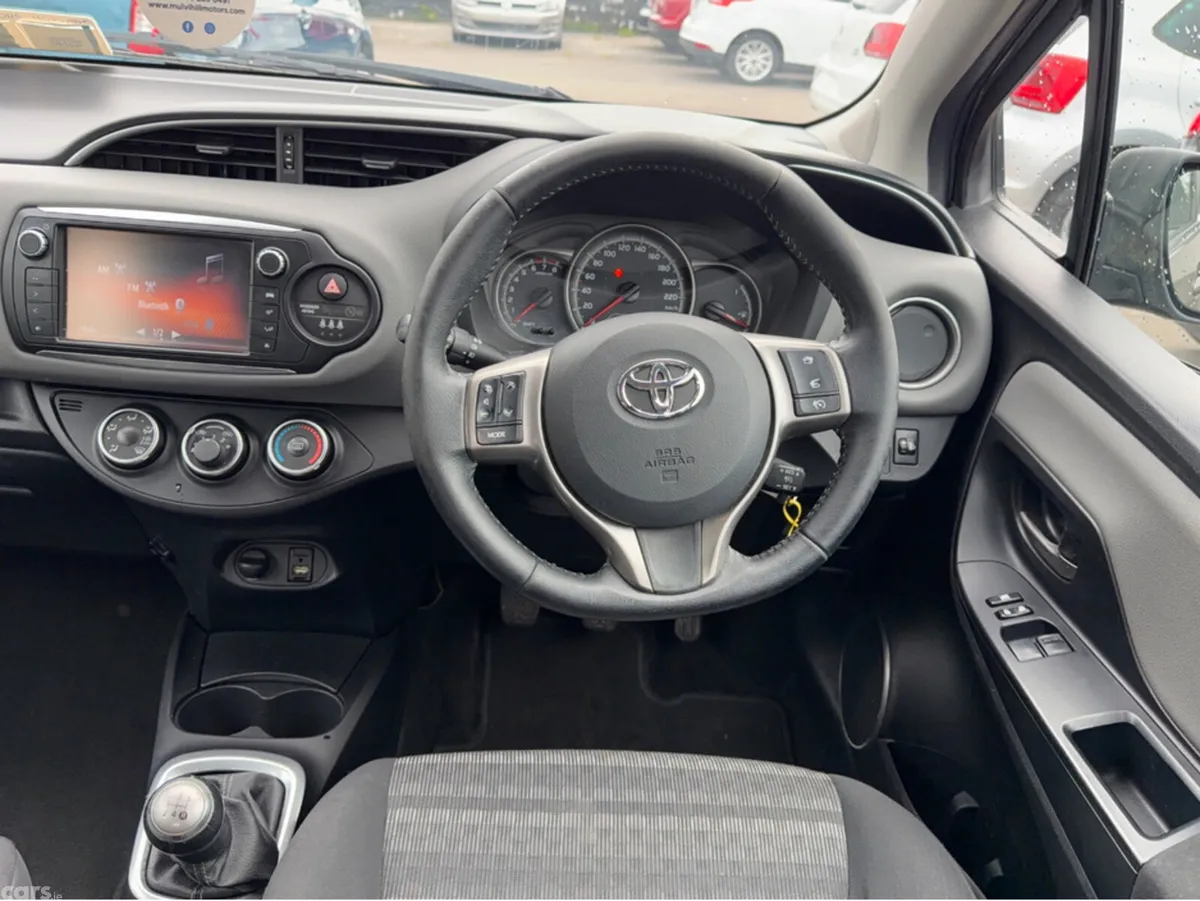 Toyota Yaris Hatchback, Petrol, 2016, Grey