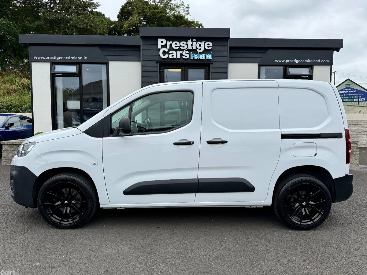 Citroen Berlingo MPV, Diesel, 2023, White