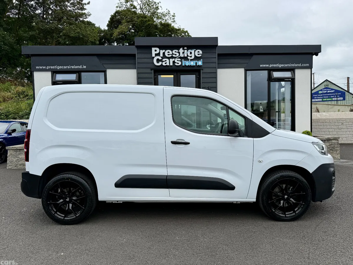 Citroen Berlingo MPV, Diesel, 2023, White