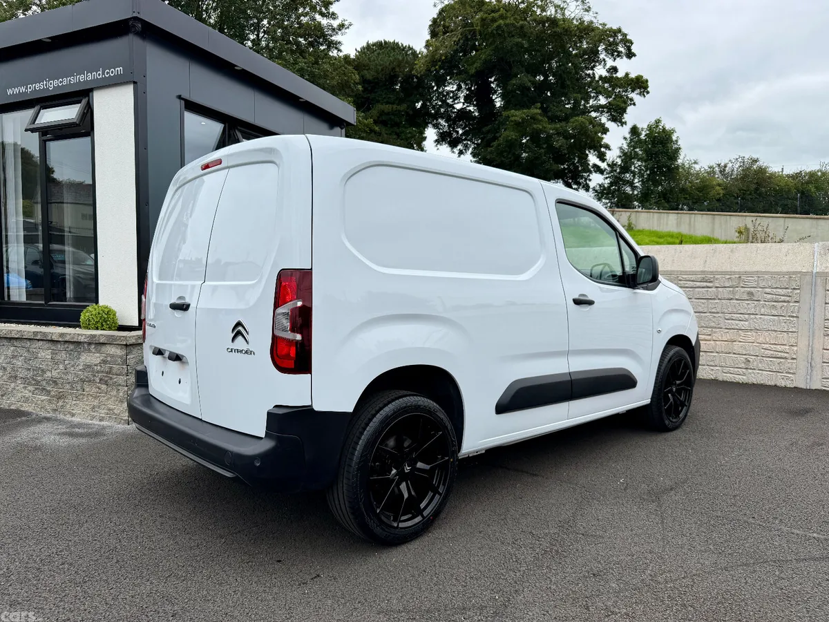Citroen Berlingo MPV, Diesel, 2023, White