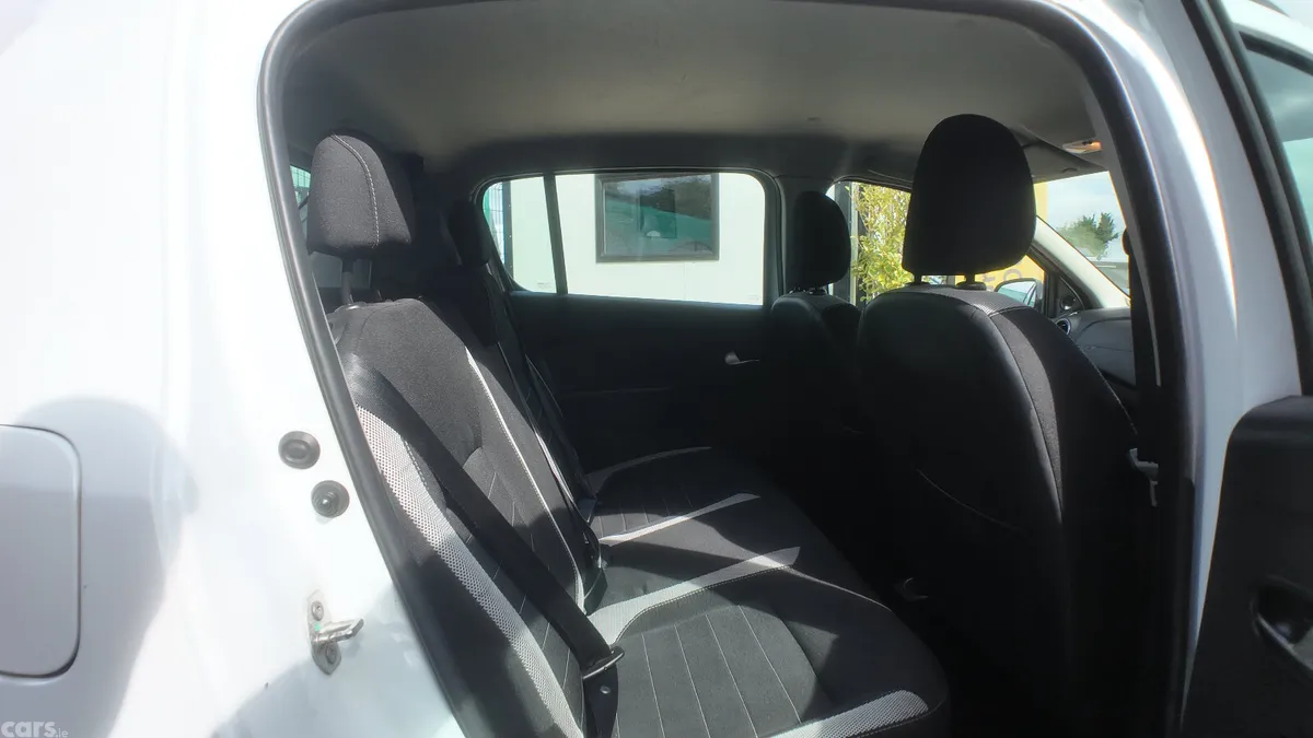 Dacia Sandero Stepway Hatchback, Diesel, 2019, White