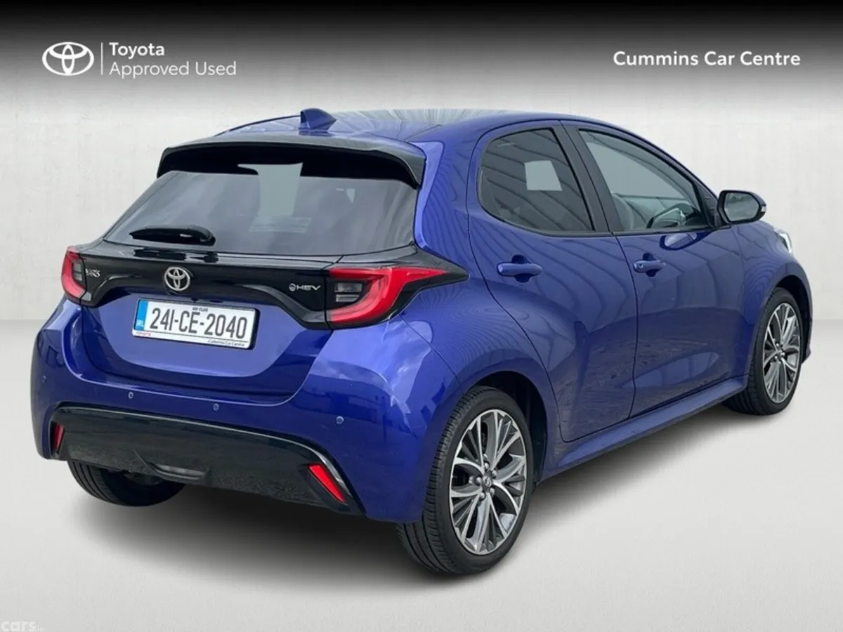 Toyota Yaris Hatchback, Petrol Hybrid, 2024, Blue
