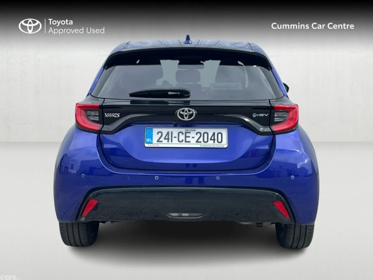 Toyota Yaris Hatchback, Petrol Hybrid, 2024, Blue
