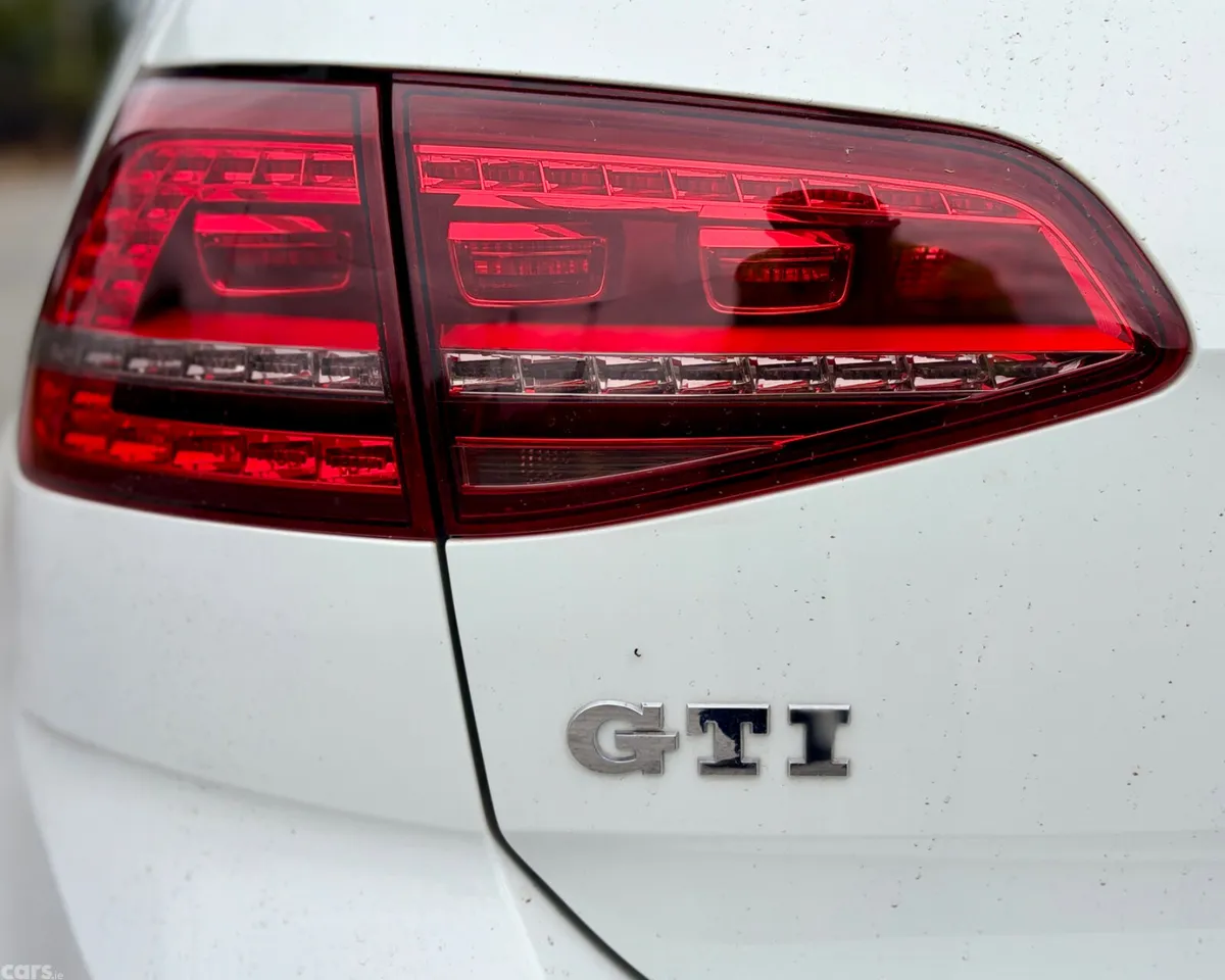 Volkswagen Golf Hatchback, Petrol, 2013, White