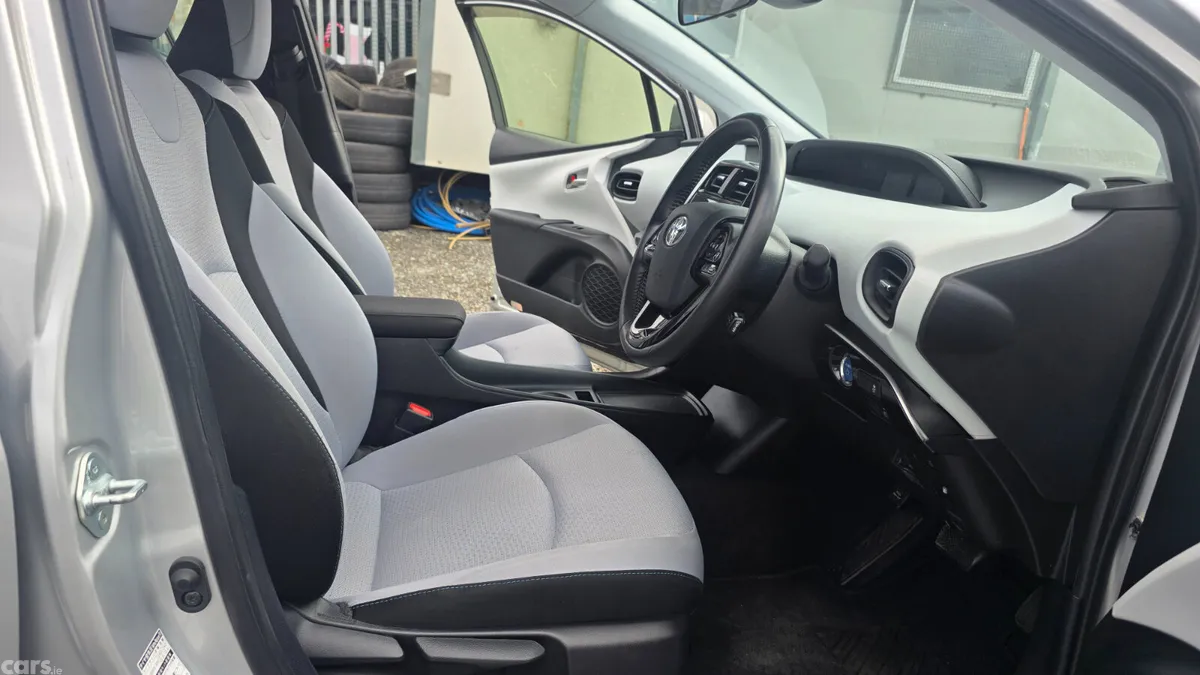 Toyota Prius Hatchback, Petrol Hybrid, 2021, Silver