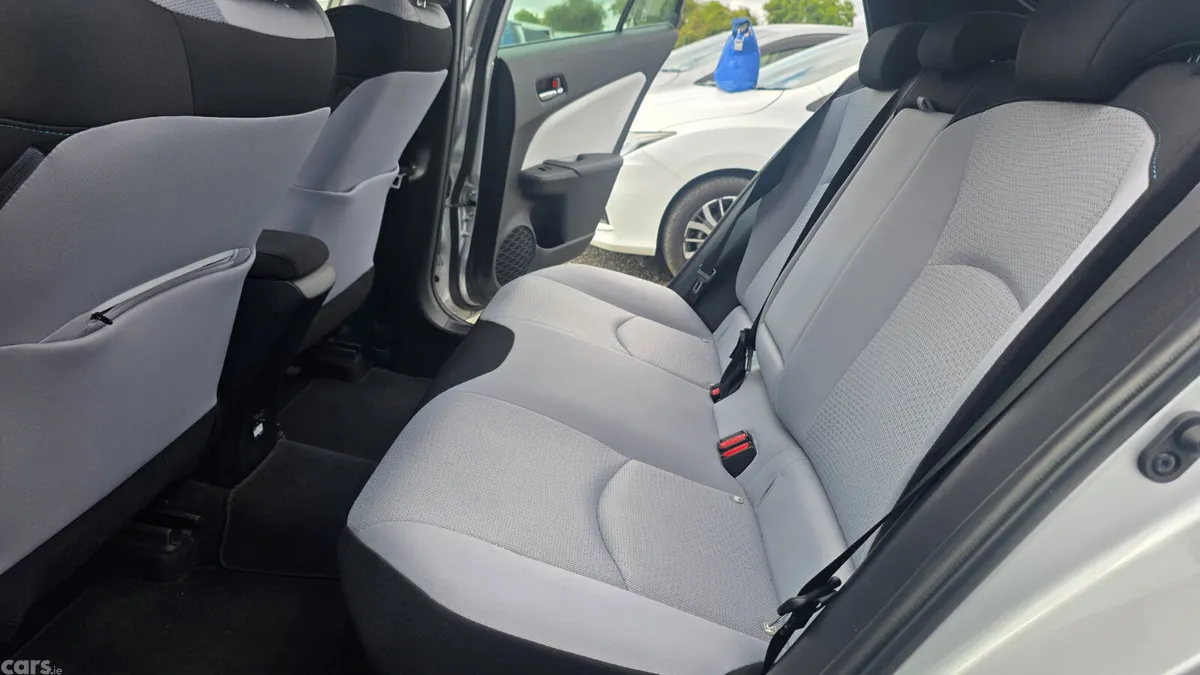 Toyota Prius Hatchback, Petrol Hybrid, 2021, Silver