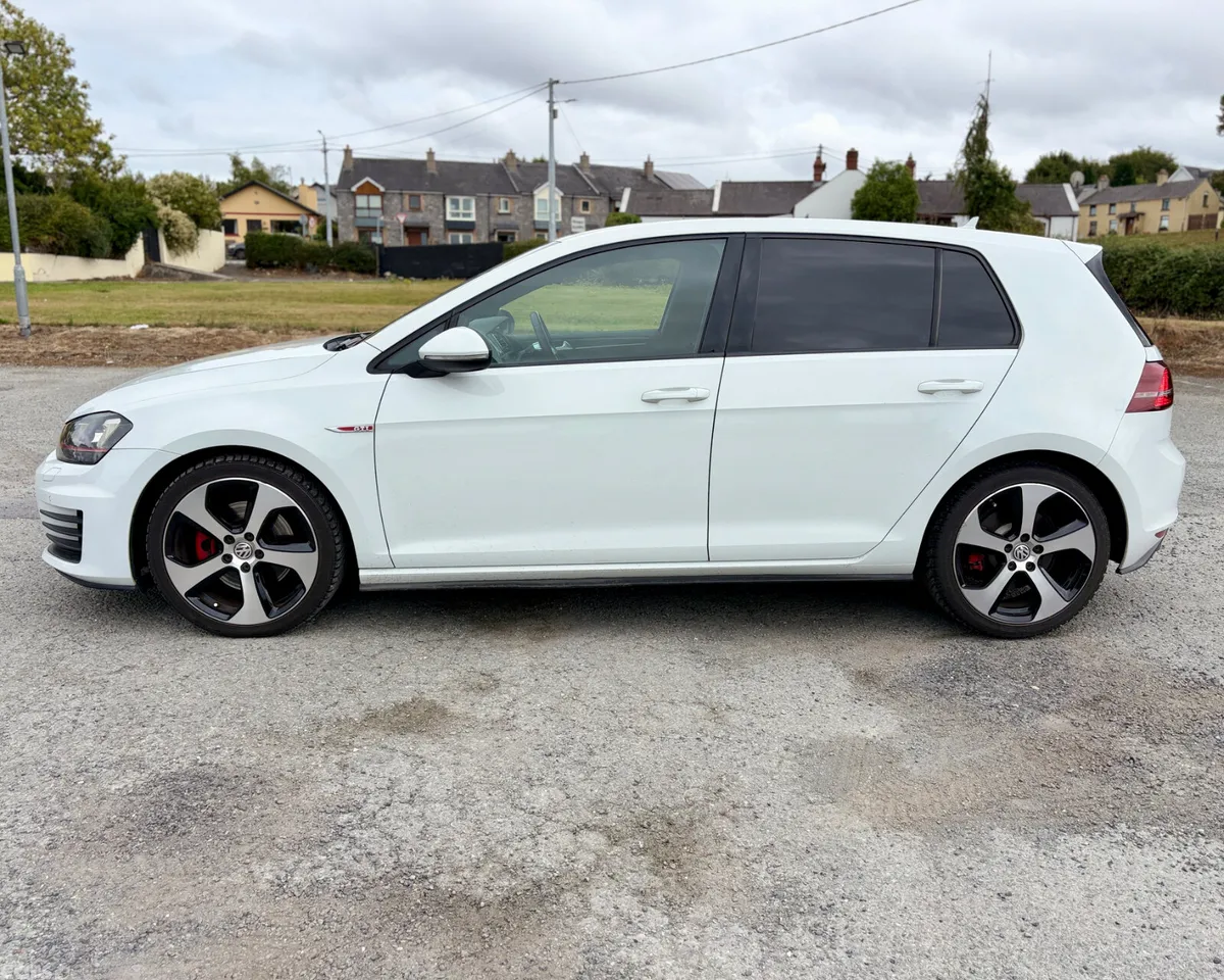 Volkswagen Golf Hatchback, Petrol, 2013, White