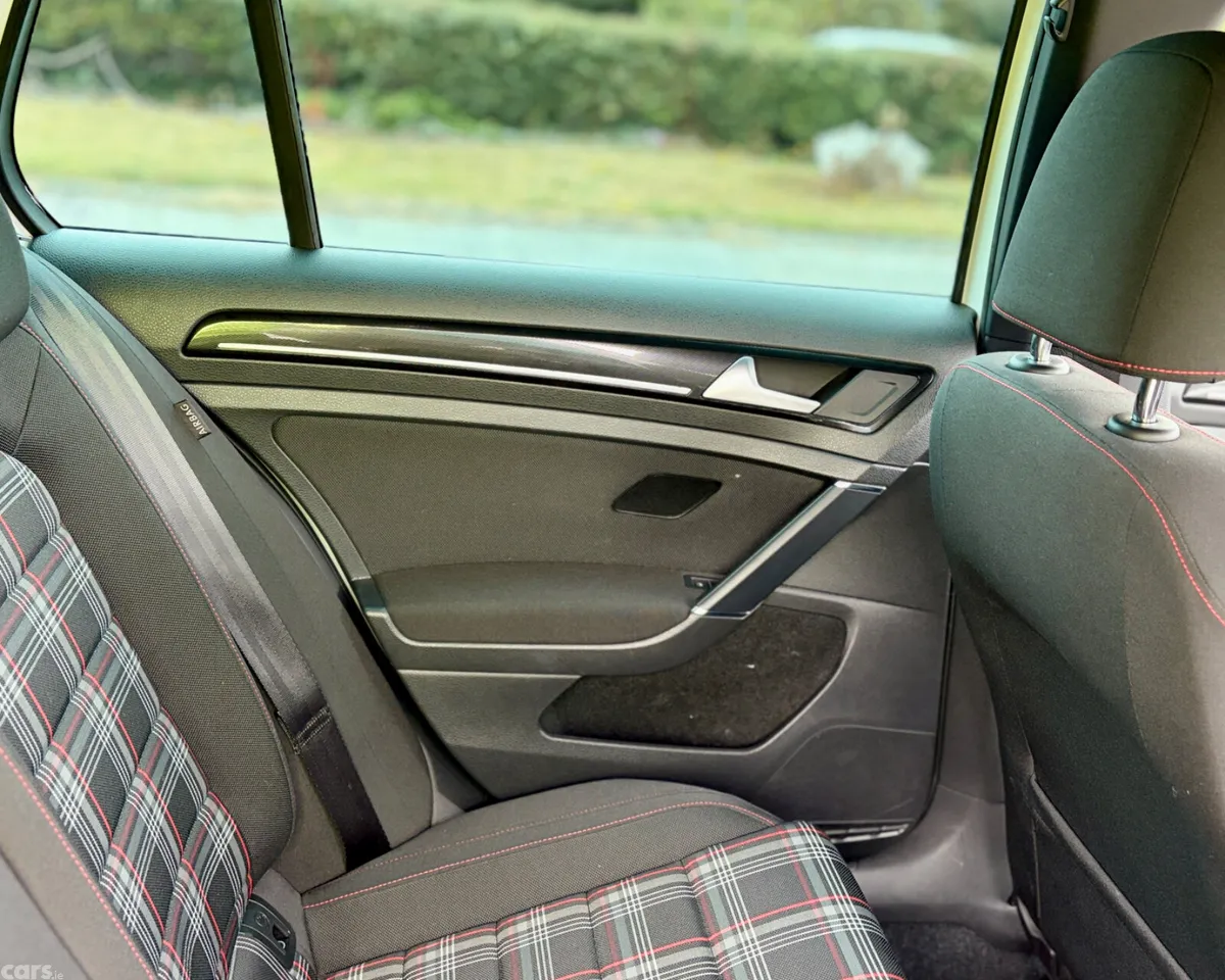 Volkswagen Golf Hatchback, Petrol, 2013, White