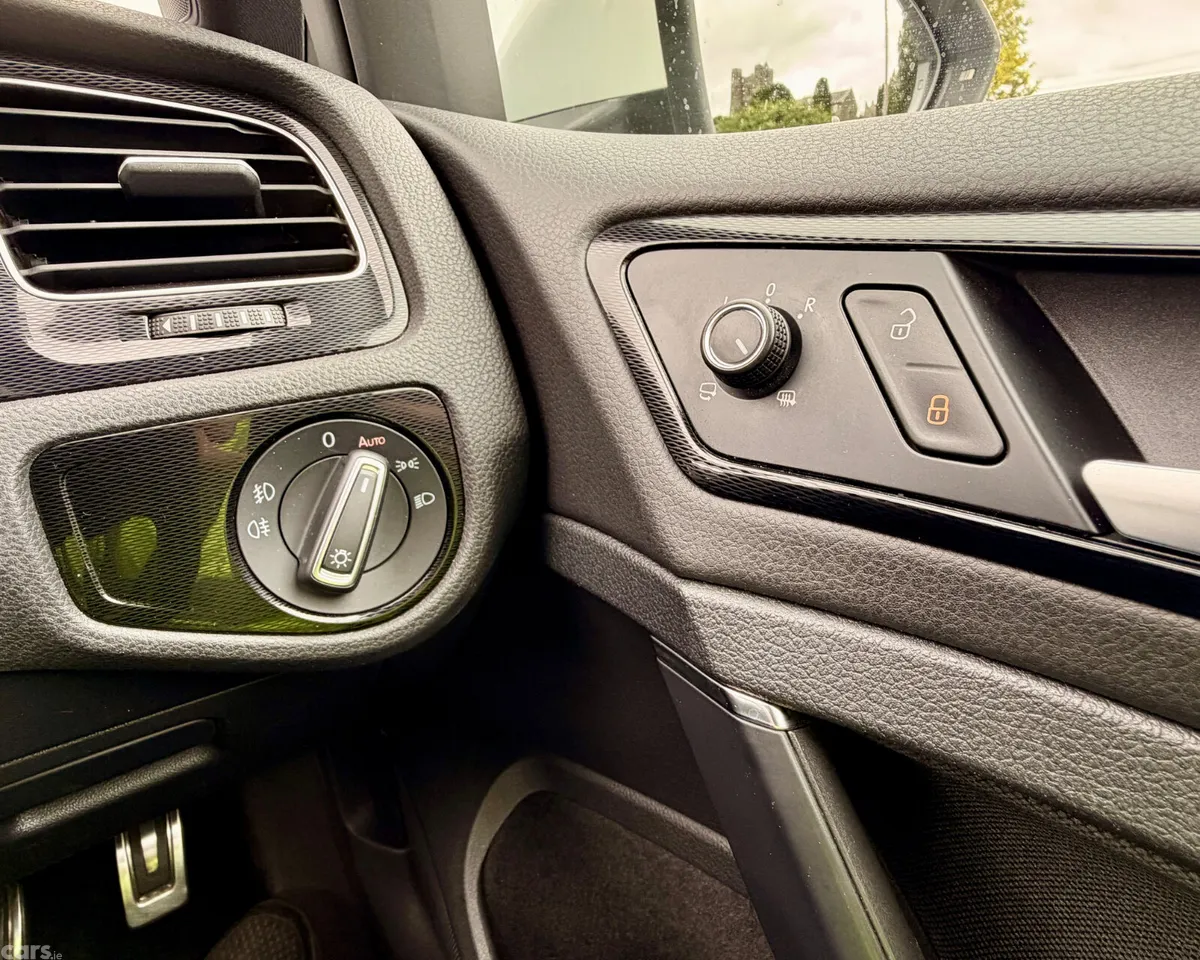 Volkswagen Golf Hatchback, Petrol, 2013, White