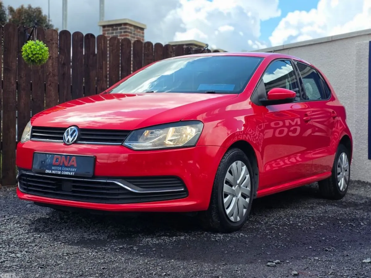 Volkswagen Polo Hatchback, Petrol, 2015, Red