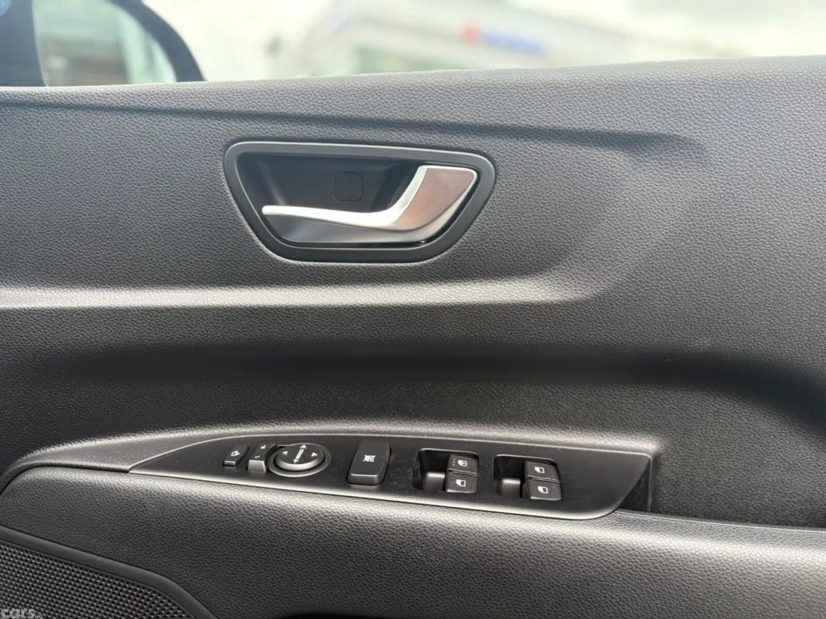 Kia Stonic Hatchback, Petrol, 2027, Blue