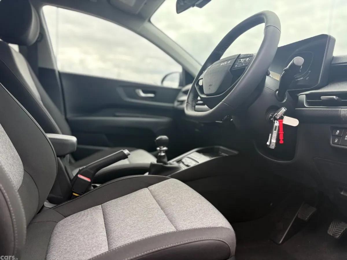 Kia Stonic Hatchback, Petrol, 2027, Blue