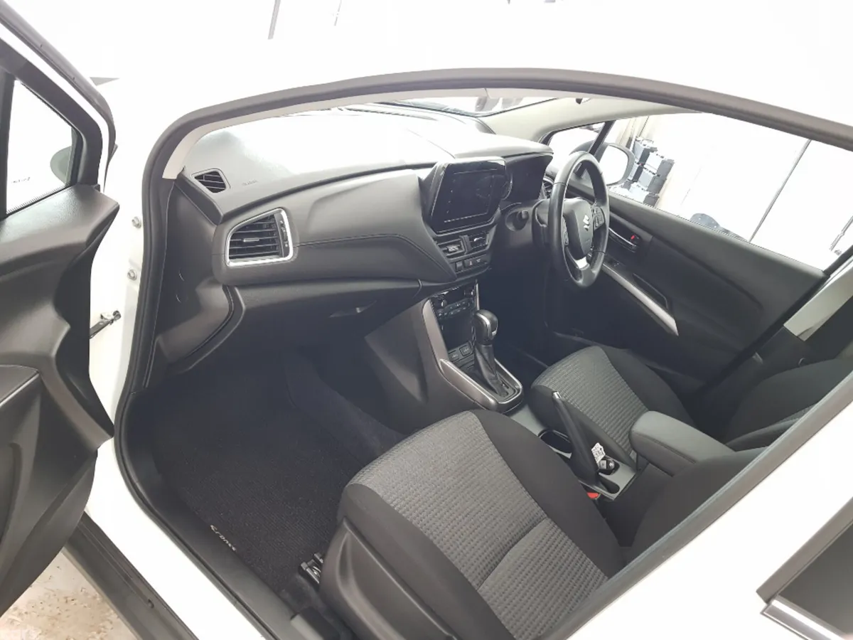 Suzuki SX4 Hatchback, Petrol, 2025, White