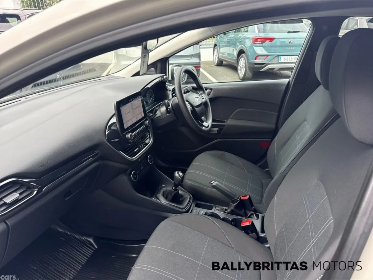 Ford Fiesta Hatchback, Petrol, 2021, White