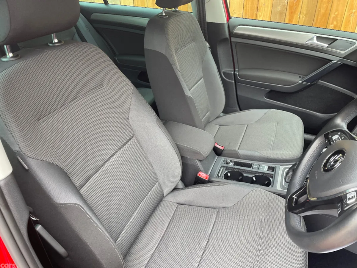 Volkswagen Golf Hatchback, Petrol, 2017, Red