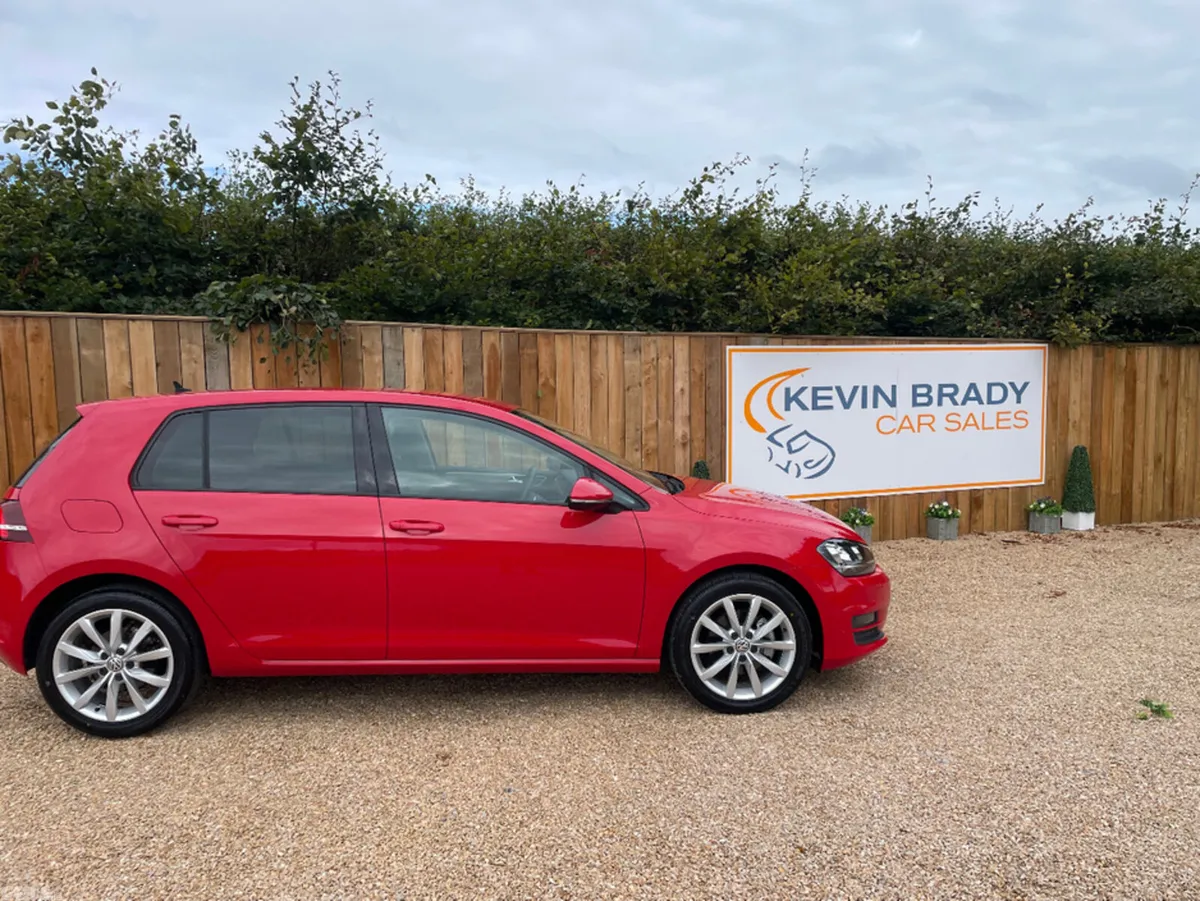 Volkswagen Golf Hatchback, Petrol, 2017, Red