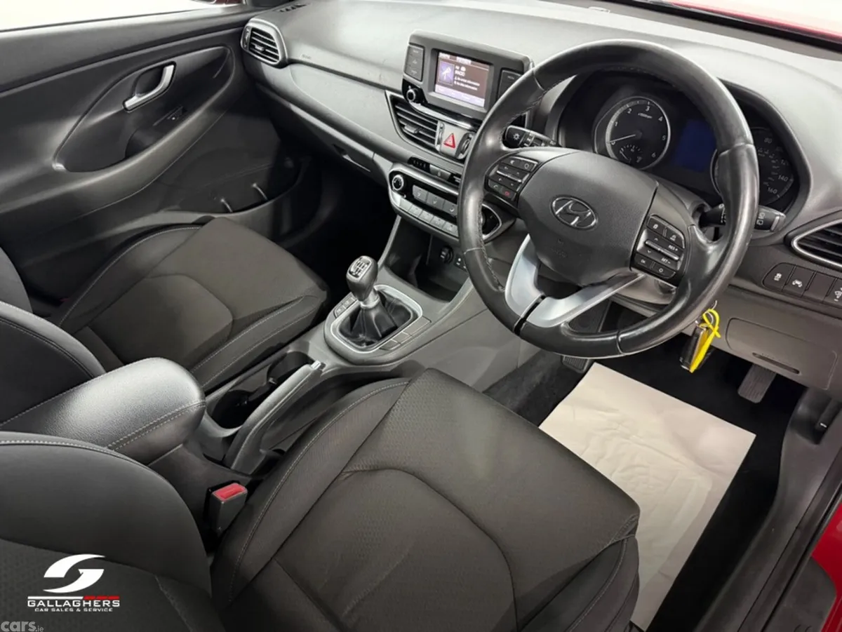 Hyundai i30 Hatchback, Diesel, 2017, Red