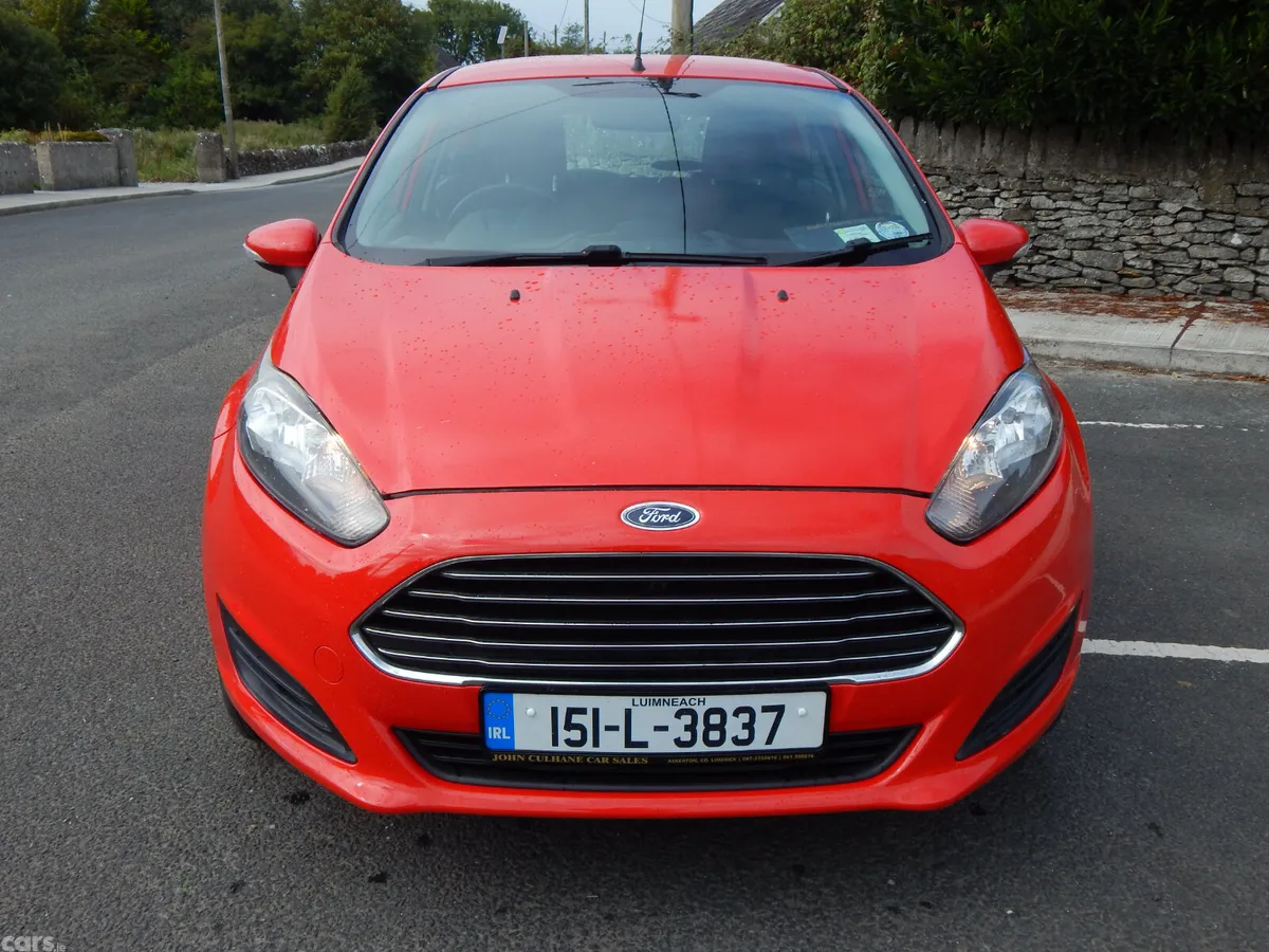 Ford Fiesta Hatchback, Petrol, 2015, Red