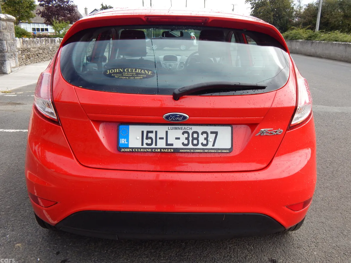 Ford Fiesta Hatchback, Petrol, 2015, Red