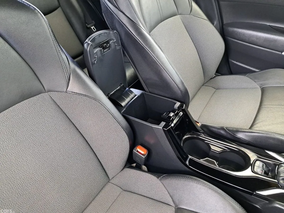 Toyota Corolla Cross SUV, Petrol Hybrid, 2023, Black