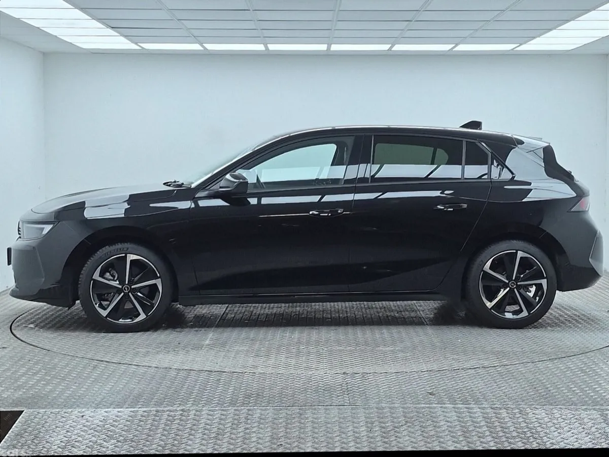 Opel Astra Hatchback, Petrol Hybrid, 2026, Black
