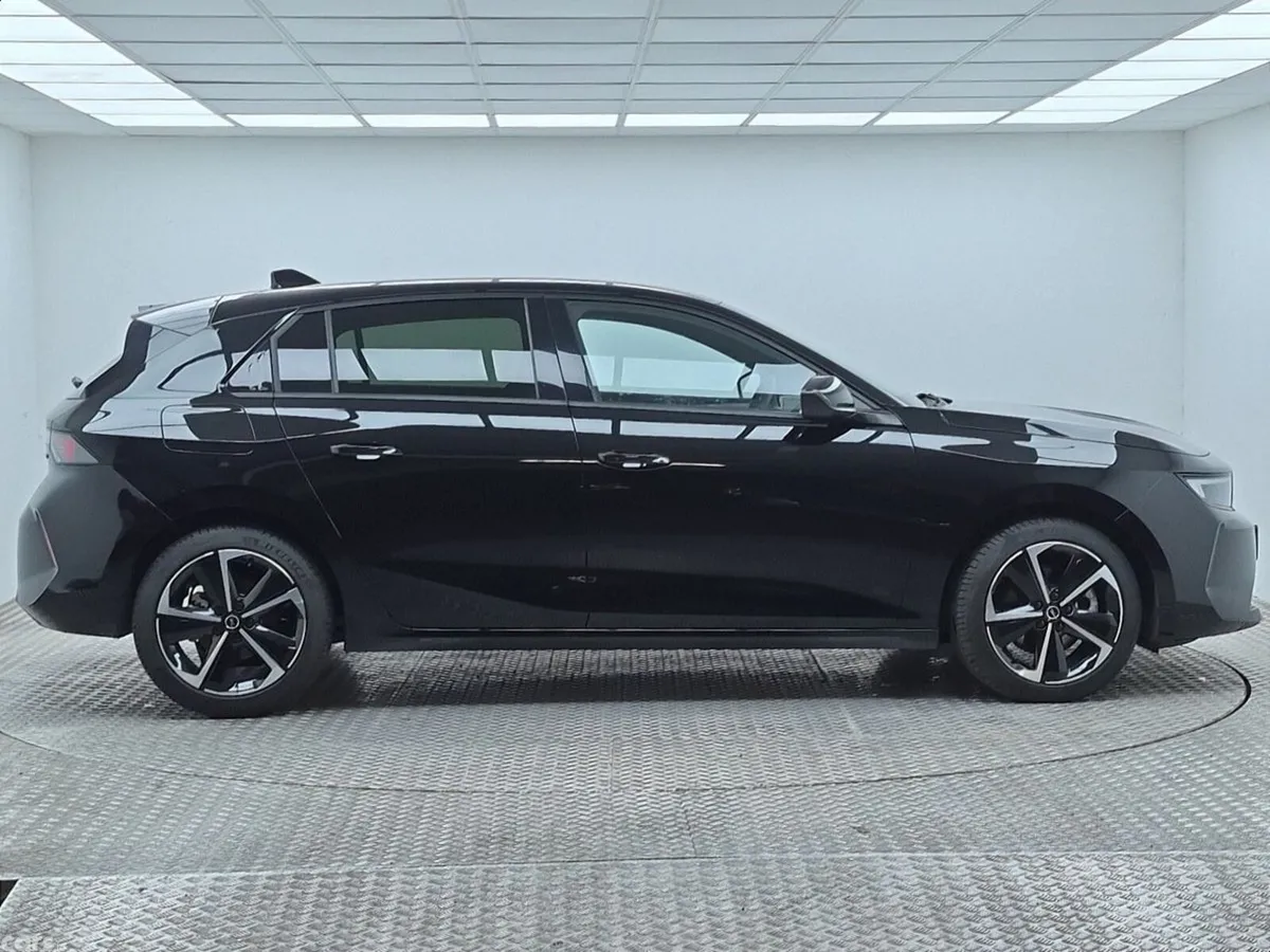 Opel Astra Hatchback, Petrol Hybrid, 2026, Black