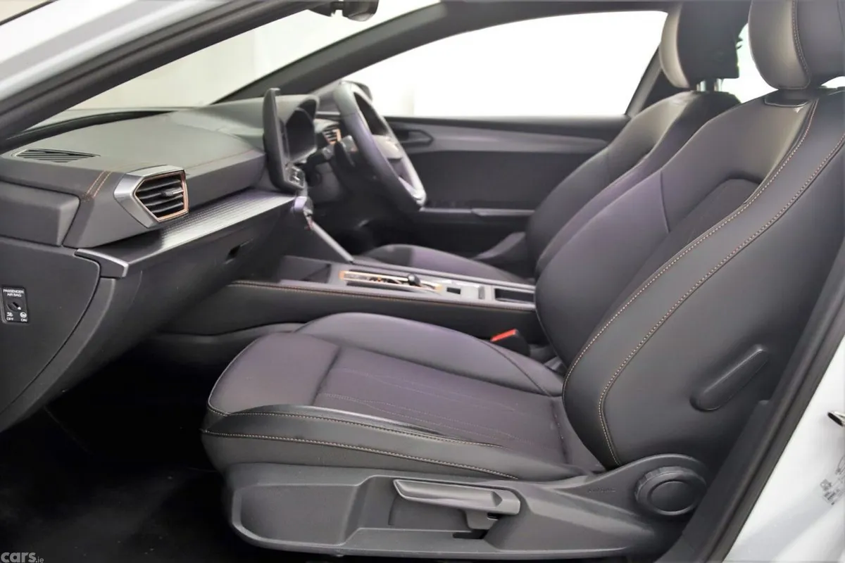 Cupra Leon Hatchback, Petrol, 2025, White