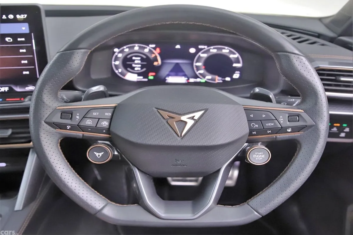 Cupra Leon Hatchback, Petrol, 2025, White
